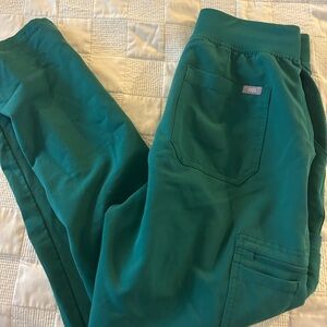 Figs Yola high waisted Hunter green medium scrub pant